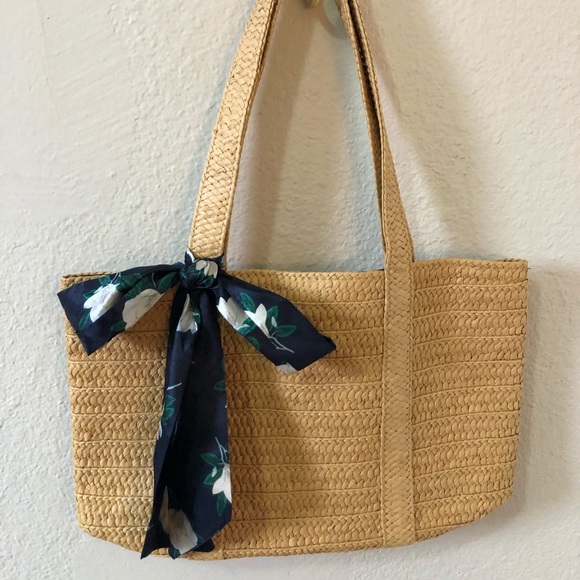 Draper James straw bag with floral sash - Picture 1 of 4